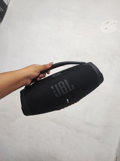 PARLANTE JBL CON AGARRE